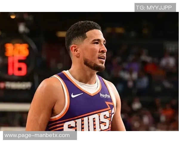 布克半场表现不佳仅得13分4助攻正负值惨淡11球队陷入困境